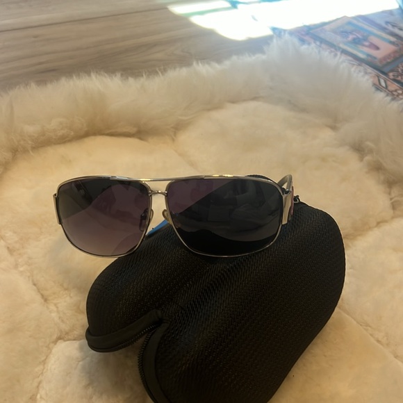 Sunglasses - Picture 3 of 8